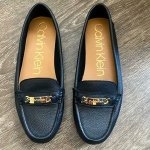 Black leather Calvin Klein women’s loafers Size 10